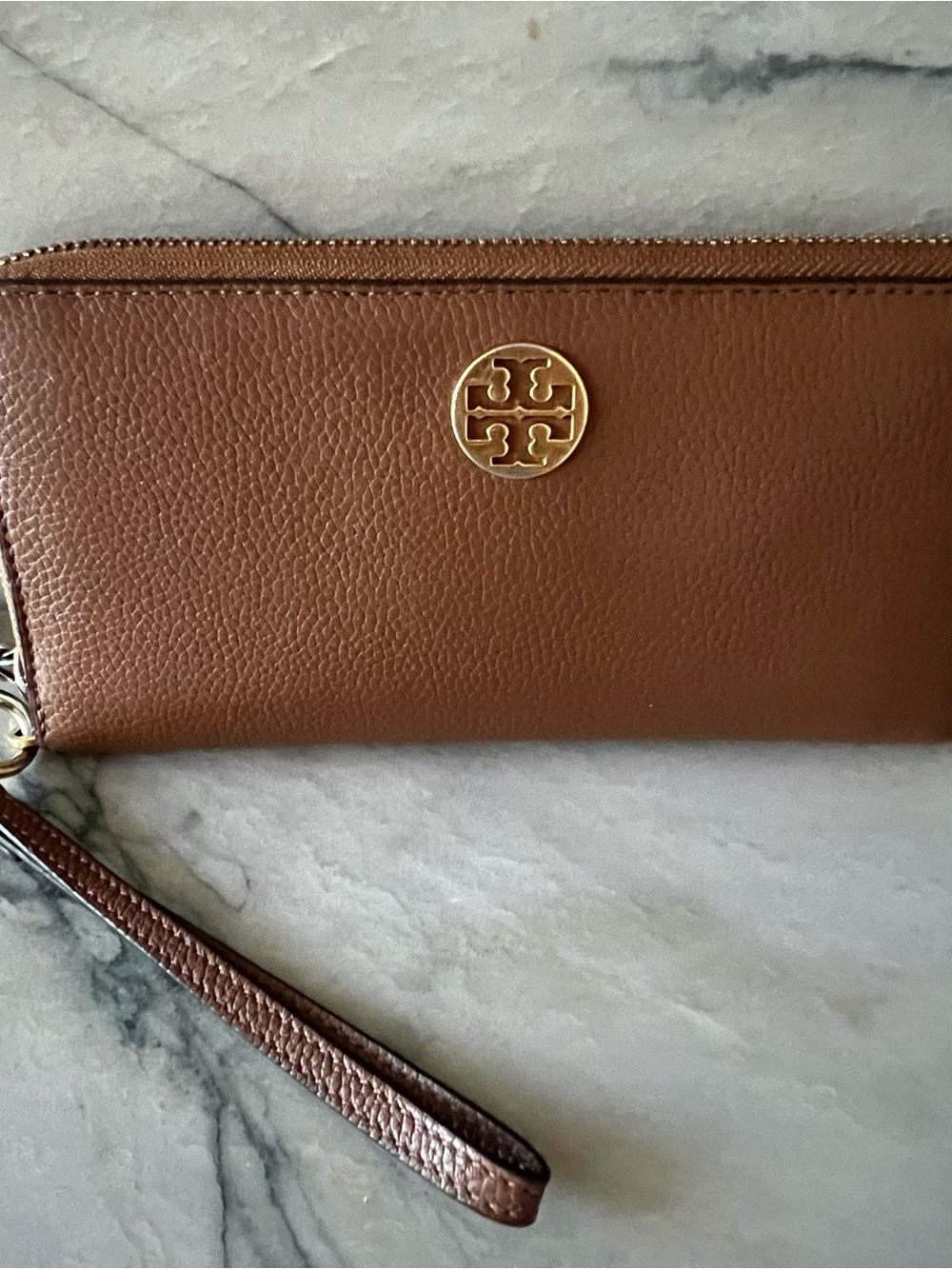 Tory Burch Tan Leather Zip-Around Wristlet Wallet 🤎